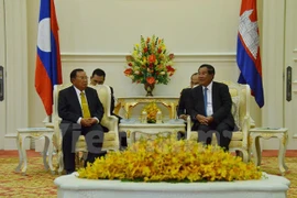 Camboya y Laos prometen fortalecer cooperación 