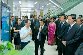 Presidente vietnamita invita inversiones chinas en proyectos de alta tecnología 
