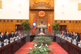 Vietnam y Laos por robustecer lazos en inspección partidista