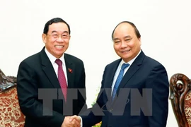 Vietnam dispuesto a ayudar a Laos en desarrollo de transporte 