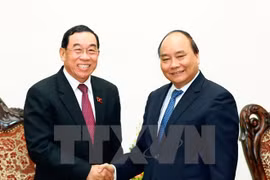 Vietnam dispuesto a ayudar a Laos en desarrollo de transporte 
