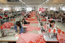 Expertos califican de estable crecimiento económico de Vietnam en 2016 