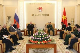 Vietnam y Rusia por fortalecer nexos entre fuerzas navales 