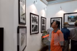 Exposición fotográfica resalta nexos de amistad entre Vietnam, Laos y Camboya 