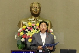 Presidenta del Parlamento laosian inicia visita a Vietnam
