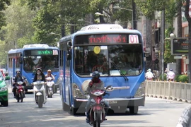 Ciudad Ho Chi Minh amplía operación de buses que utilizan gas natural comprimido