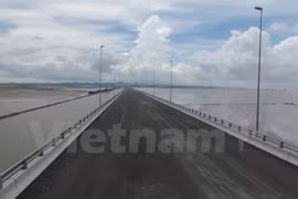 Entra en operación el puente sobre el mar más largo de Vietnam