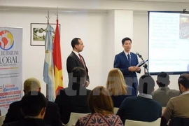  Promueven imágenes de Vietnam en Argentina