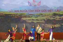 Efectúan programa de intercambio amistoso de defensa fronteriza Vietnam - Laos
