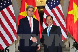 John Kerry visita Vietnam 