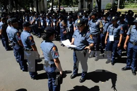 Filipinas despide a centenar de policías por uso de drogas