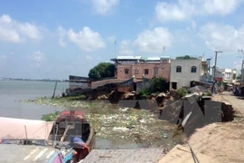 Deslave destruye decenas de casas en provincia vietnamita