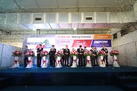 Efectúan en Hanoi exposiciones sobre industria auxiliar