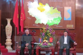 Delegación del Partido Popular de Camboya visita Bac Ninh