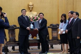 Vietnam y China fomentan intercambio en investigación teórica y estudio del Marxismo