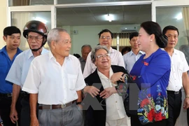 Presidenta del Parlamento de Vietnam dialoga con votantes de ciudad de Can Tho