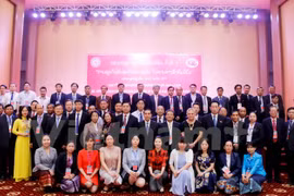 Vietnam participa en seminario internacional sobre socialismo en Laos