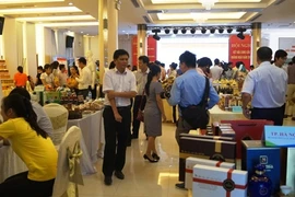 Inauguran Feria de Industria y Comercio de localidades litorales centrales de Vietnam