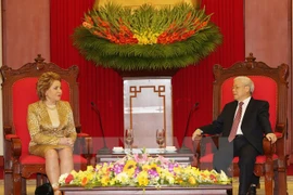 Líder partidista de Vietnam recibe a titular del Senado de Rusia