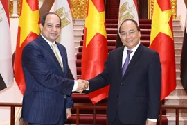 Premier de Vietnam apoya elevar intercambio comercial con Egipto 