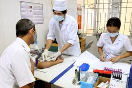 Cerca de 470 mil vietnamitas se benefician de chequeos médicos gratuitos