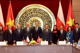 Vietnam y Polonia forjan cooperación de parlamentarios de amistad