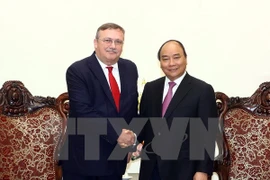 Exhortan a incrementar inversiones húngaras y japoneses en Vietnam