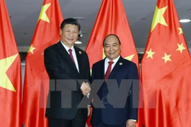 Premier vietnamita Nguyen Xuan Phuc sostiene encuentro con presidente chino, Xi Jinping