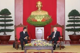 Líder partidista de Vietnam recibe al alcalde de Vientiane