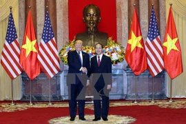 Presidente vietnamita sostiene conversaciones con su homólogo estadounidense, Donald Trump