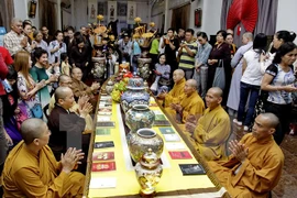 Provincia vietnamita envía monjes al distrito insular de Truong Sa