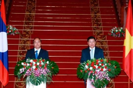 Vietnam y Laos decididos a promover relaciones de amistad y solidaridad