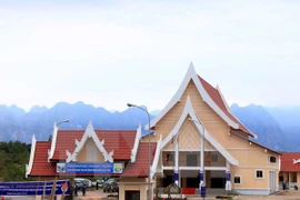 Inauguran Aldea de Amistad Vietnam-Laos en provincia laosiana