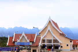 Inauguran Aldea de Amistad Vietnam-Laos en provincia laosiana
