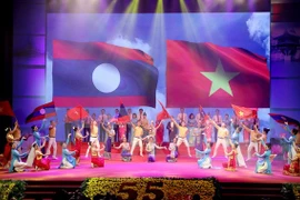 Visita del máximo dirigente pardista de Laos a Vietnam contribuirá a fomentar solidaridad especial bilateral