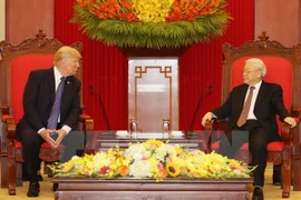 Dirigente partidista vietnamita recibe al presidente estadounidense, Donald Trump