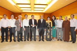  Dirigentes vietnamitas resaltan aportes de maestros al desarrollo nacional