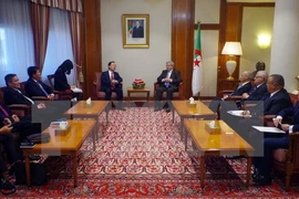 Argelia aspira a adquirir experiencias de Vietnam en integración internacional