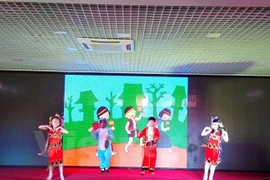  Vietnamitas en Rusia realizan programa benéfico a favor de niños desfavorecidos