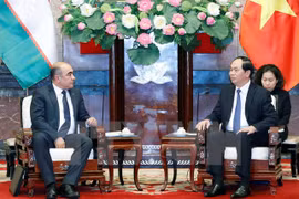 Presidente de Vietnam aboga por aumento de lazos económicos con Uzbekistán 