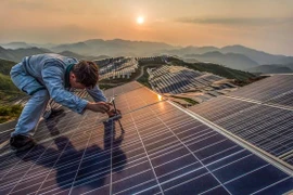Inversor tailandés desarrollará proyecto de energía solar en provincia vietnamita