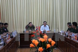 Localidad de Vietnam y unidad militar Camboya cooperan en materia de defensa y economía