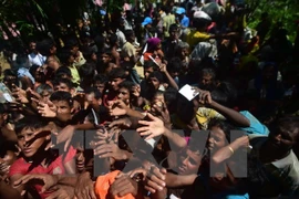 Refugiados rohingyas siguen cruzando frontera a Bangladesh, según autoridades 