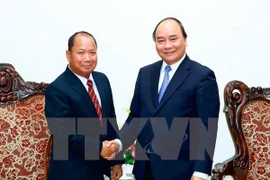 Premier vietnamita recibe a ministro de Seguridad de Laos 