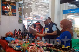 Empresas vietnamitas participan en feria internacional en Argelia