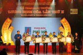 Honrarán en Vietnam a los 10 jóvenes más sobresalientes 