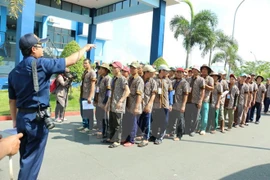 Indonesia libera a 239 pescadores vietnamitas