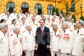 Presidente vietnamita elogia contribuciones de expolicías logísticos de la guerra 