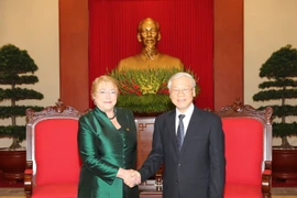 Máximo dirigente partidista de Vietnam recibe a Michelle Bachelet