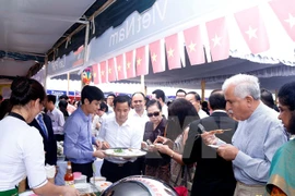 Productos vietnamitas acaparan especial atención del público en Food Expo en Kiev